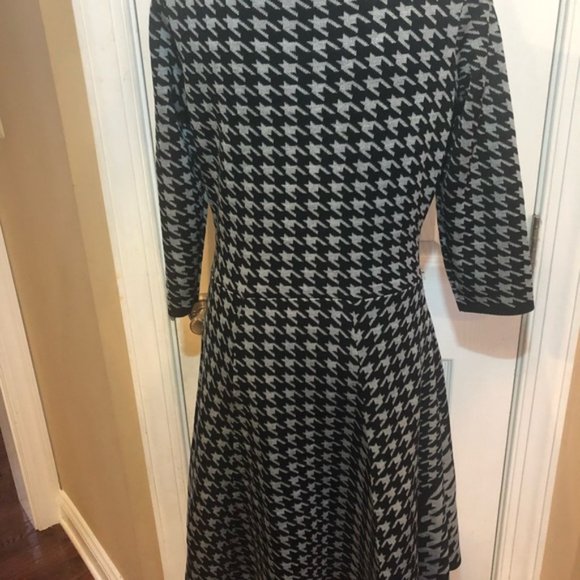 Gabby Skye Houndstooth Three Quarter Sleeve Sweater Dress NWOT - Picture 3 of 3